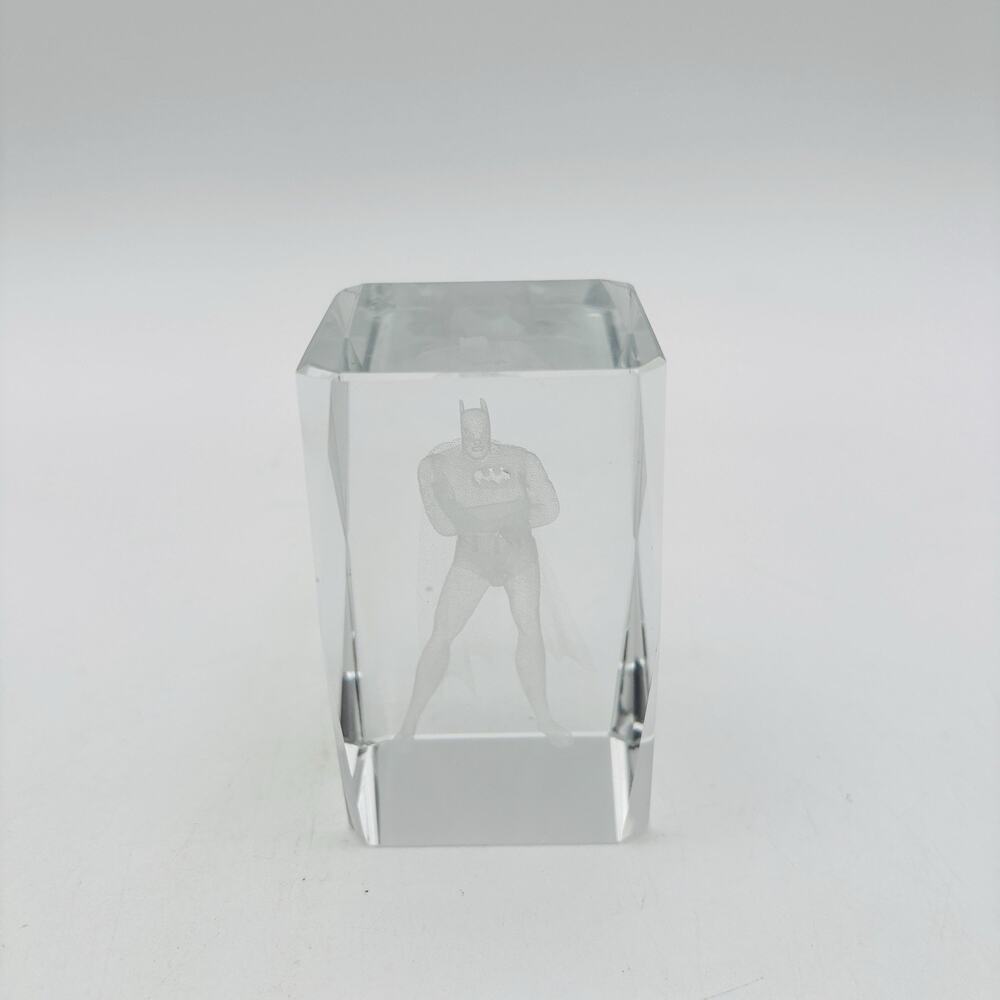 Batman Crystal Glass 3D Laser Etched Hologram Paperweight VG Condition
